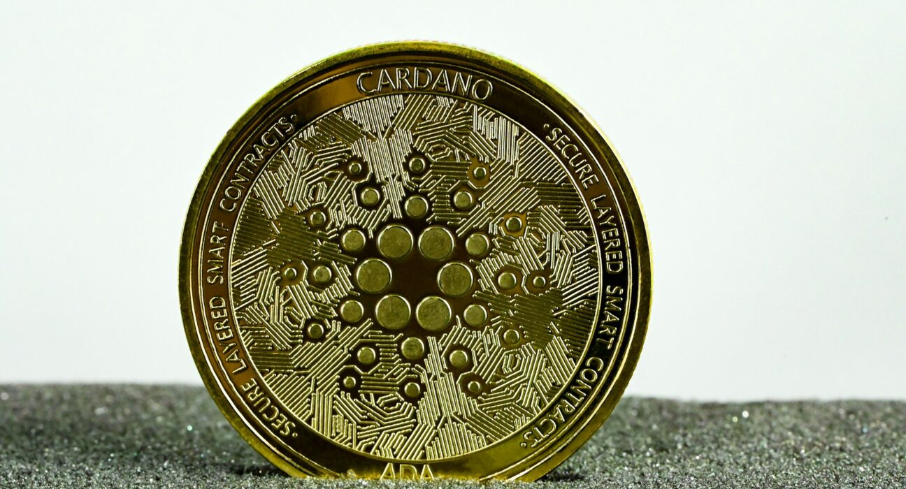 Cardano Reclaims Top 10 Crypto Spot, Analysts Set New Targets